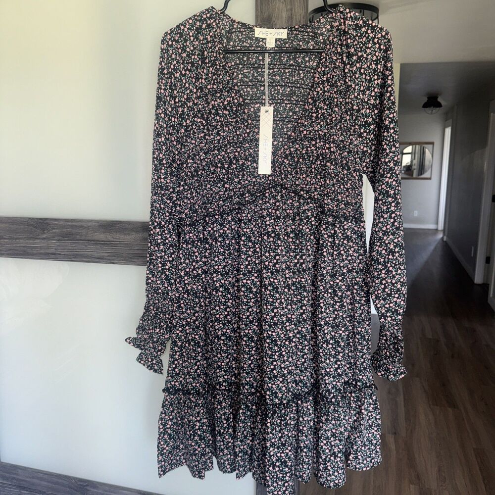 She + Sky Women's Dress Size Large Floral Boho Long Sleeve V Neck NWT